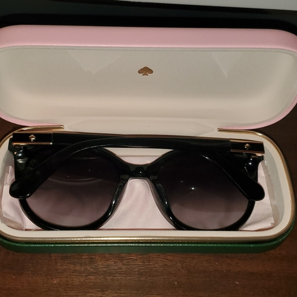 Kate Spade ♠️ New York Sunglasses - Picture 4 of 10